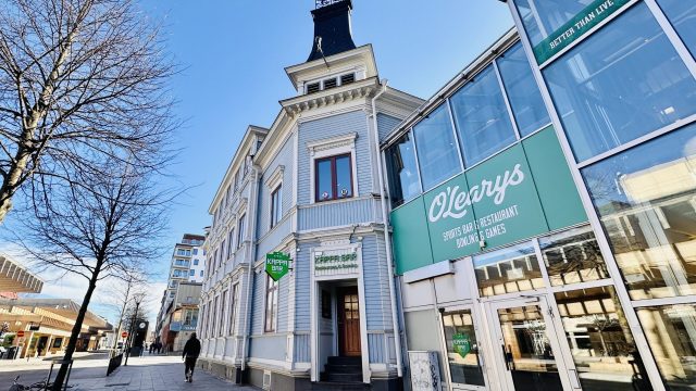 Blått trähus i Umeå centrum