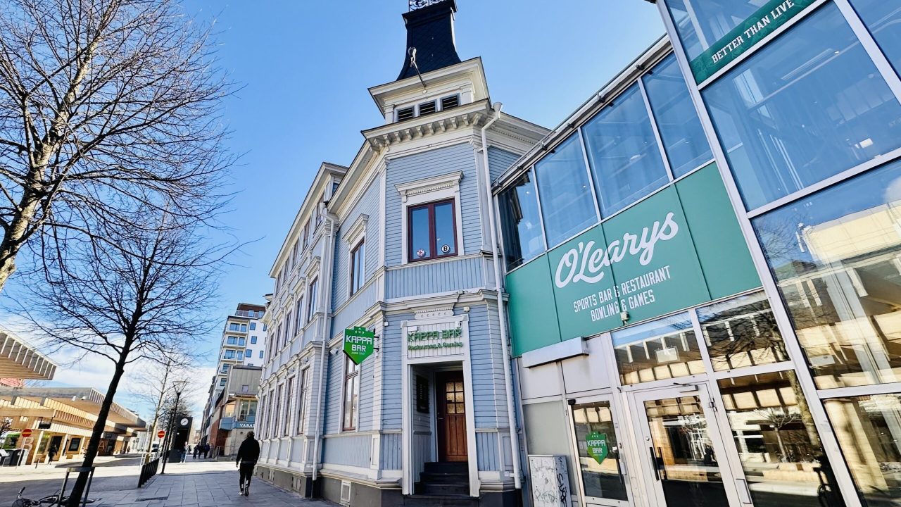 Blått trähus i Umeå centrum